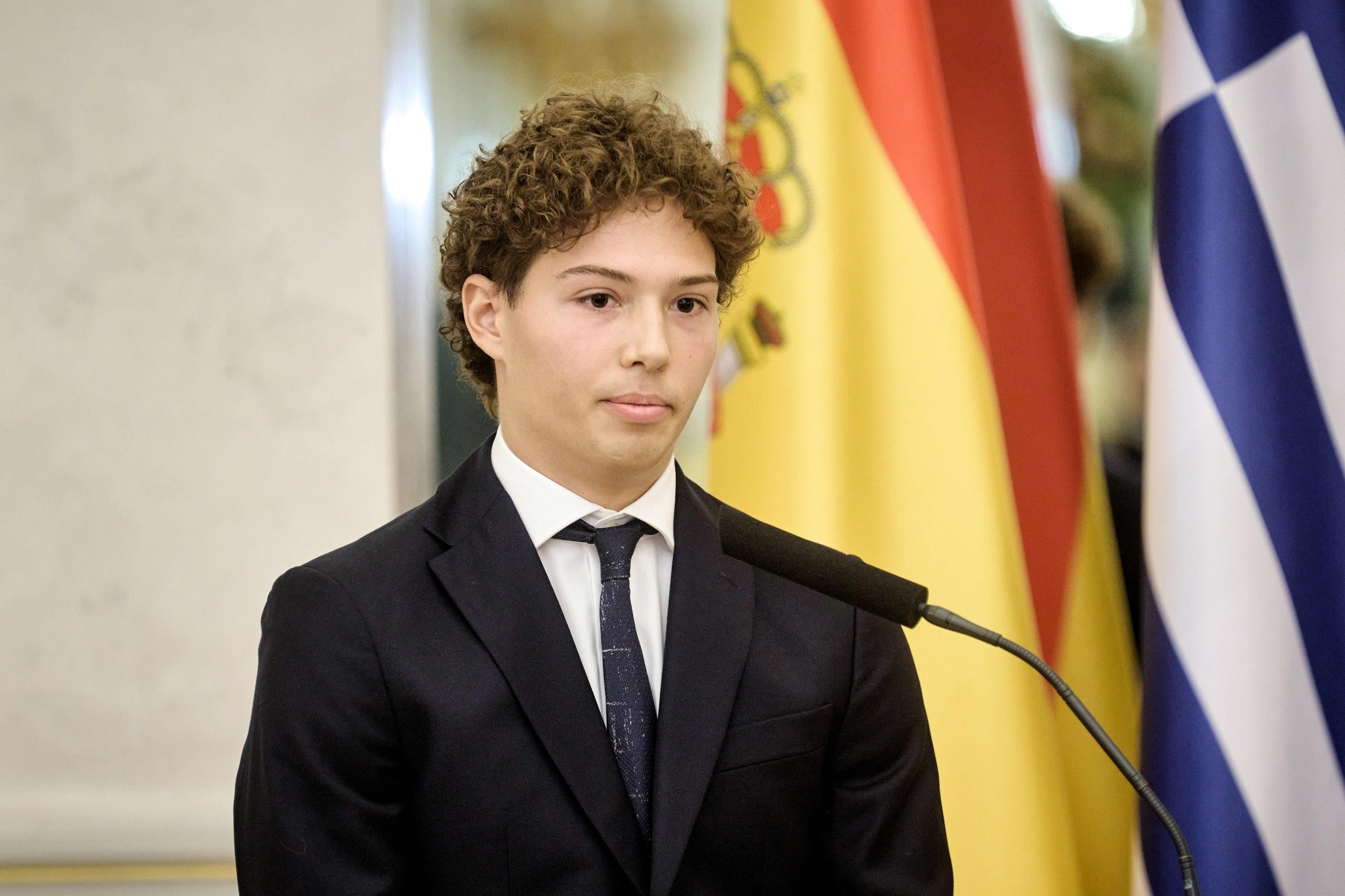 The President of Hungary awarded Greek surfer for heroic sea rescue