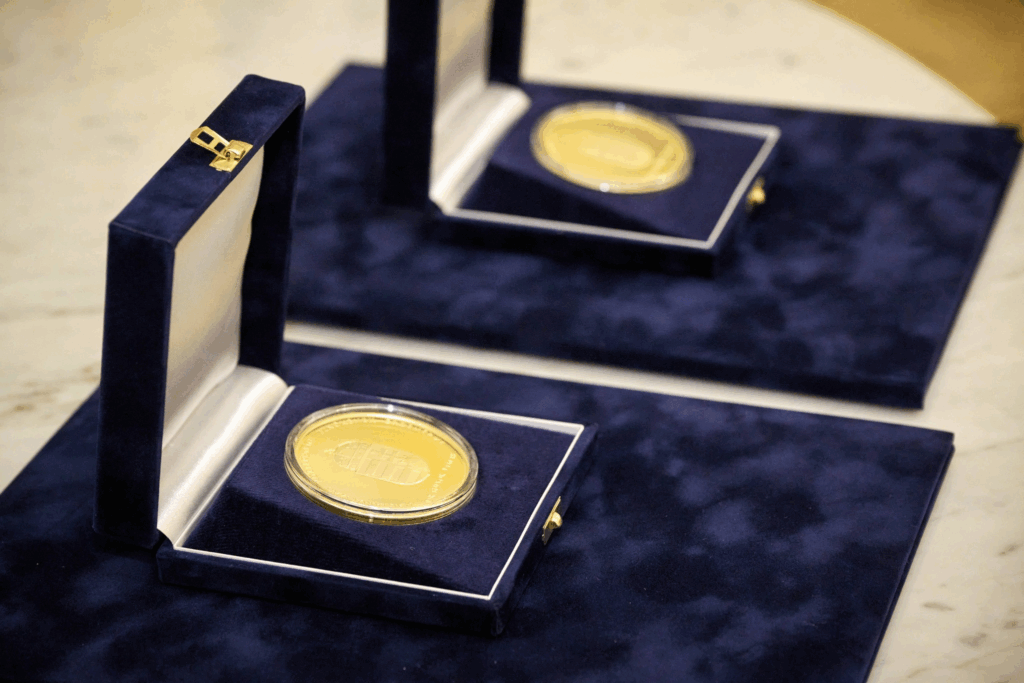 The President of Hungary awarded Greek surfer for heroic sea rescue