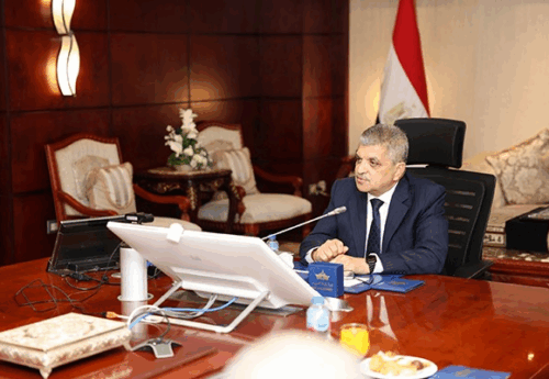 Suez Canal invites shipping companies to return as vessel traffic rises