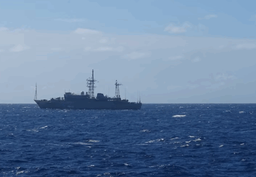 U.S. coast guard tails Russian military ship off Honolulu