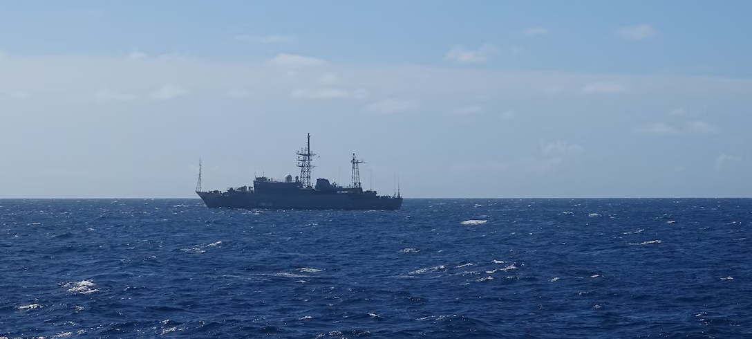 U.S. coast guard tails Russian military ship off Honolulu