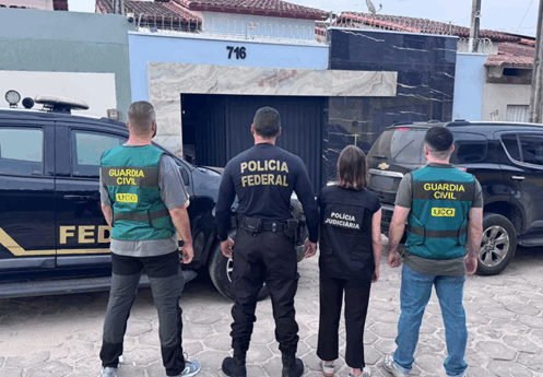 Greek criminal network engaged in at-sea transfer method