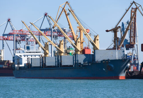 Supramax bulker discharging