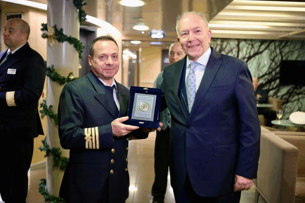 Greece extends gratitude to seafarers and Coast Guard personnel