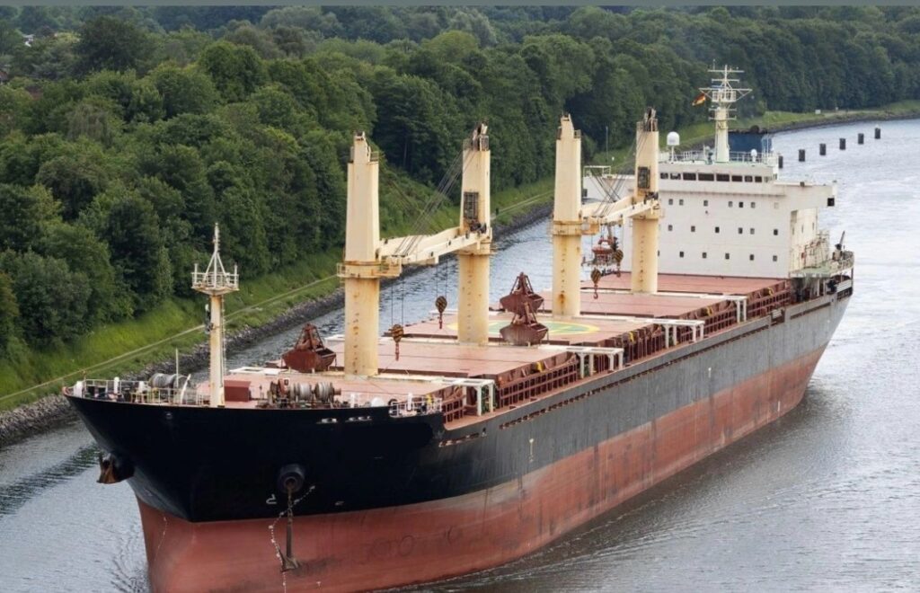 Greek Samios Shipping buys handysize bulk carrier