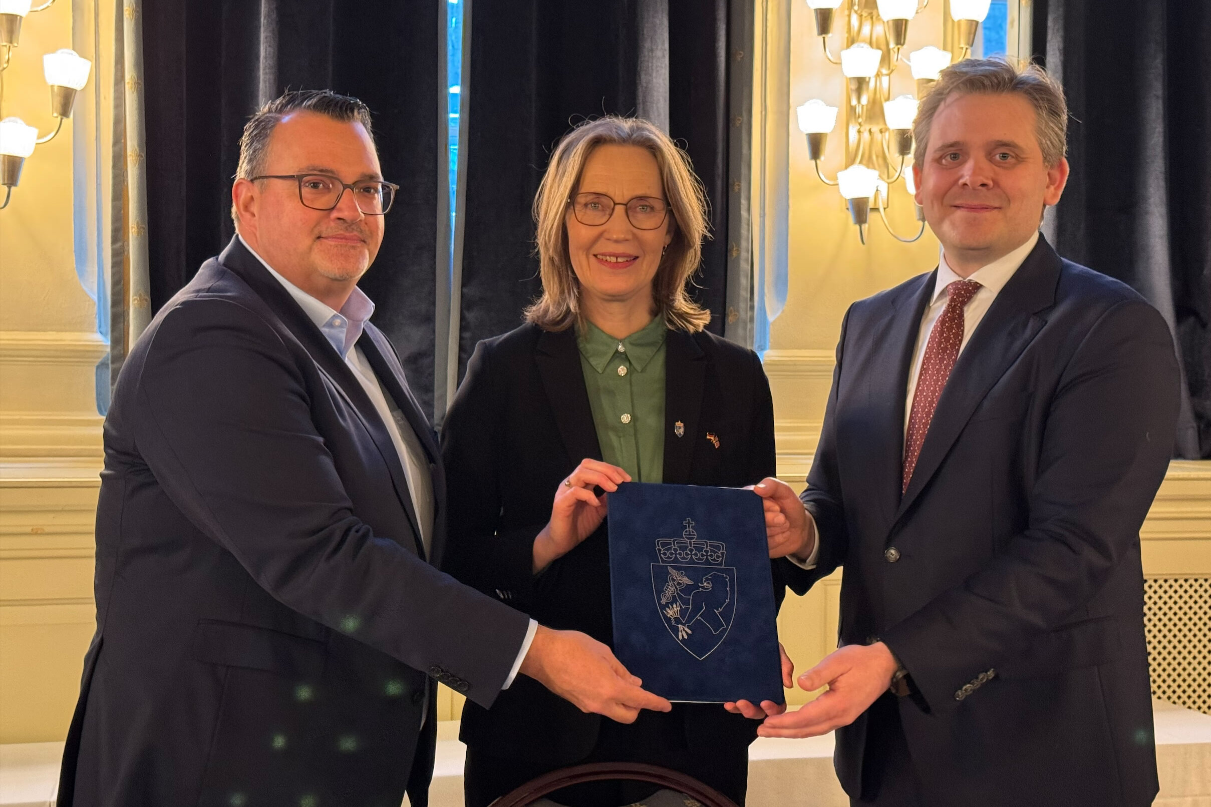 TKMS submarine contract signing