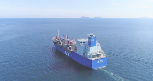 LNG bunkering vessel