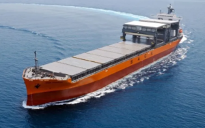Open-hatch cargo vessel
