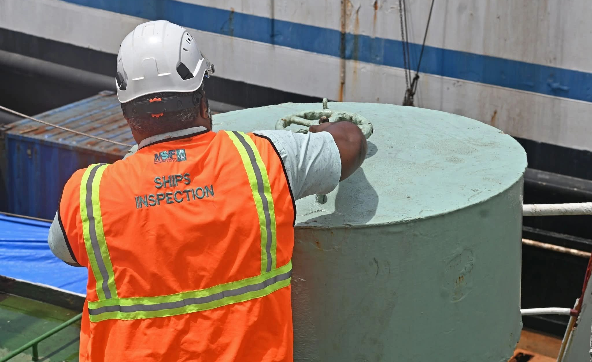 Fuel cleared from grounded cruise ship in Fiji