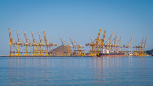 UAE fast tracks West-East oil pipeline project to bypass Hormuz Strait