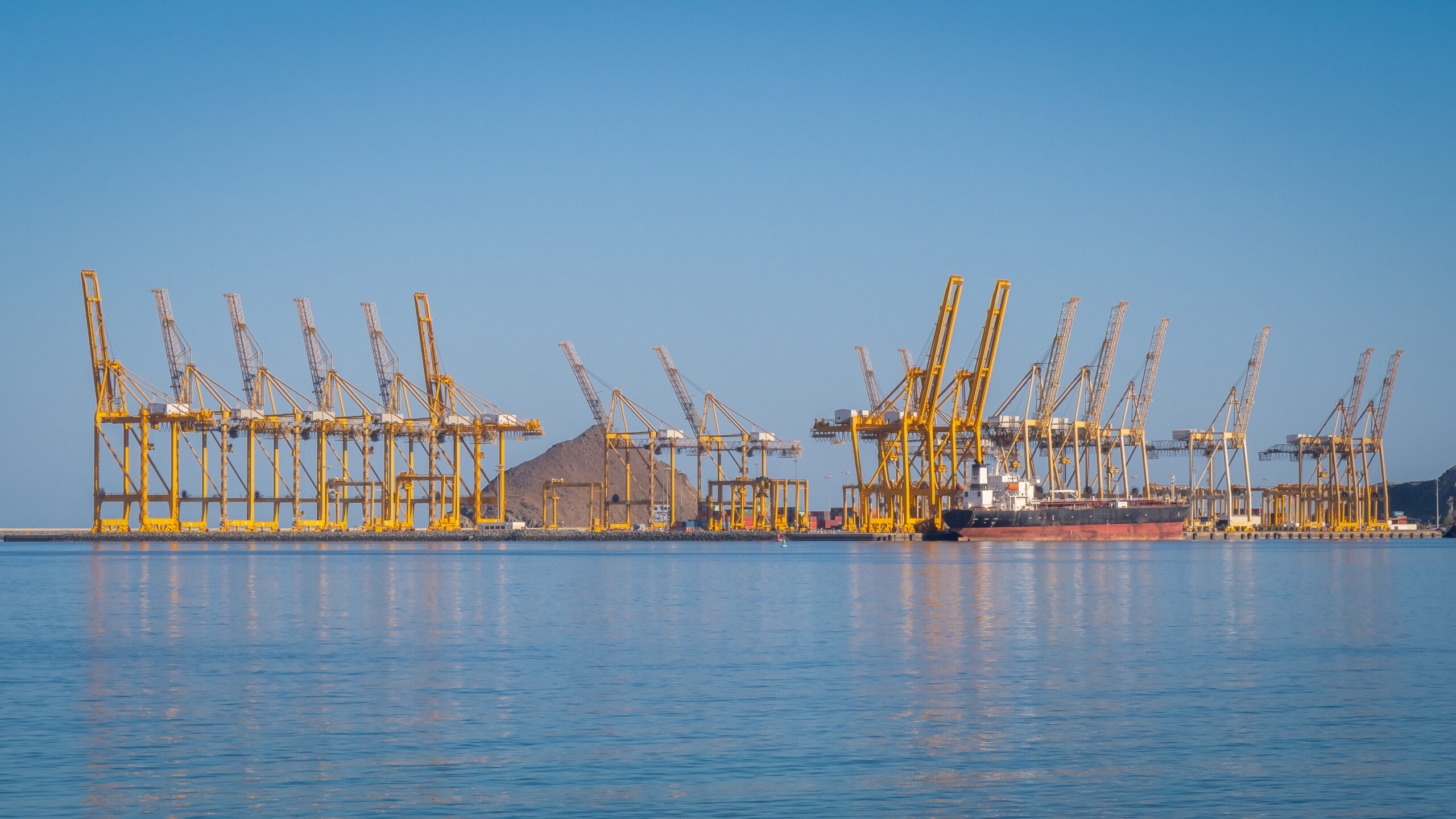 UAE fast tracks West-East oil pipeline project to bypass Hormuz Strait