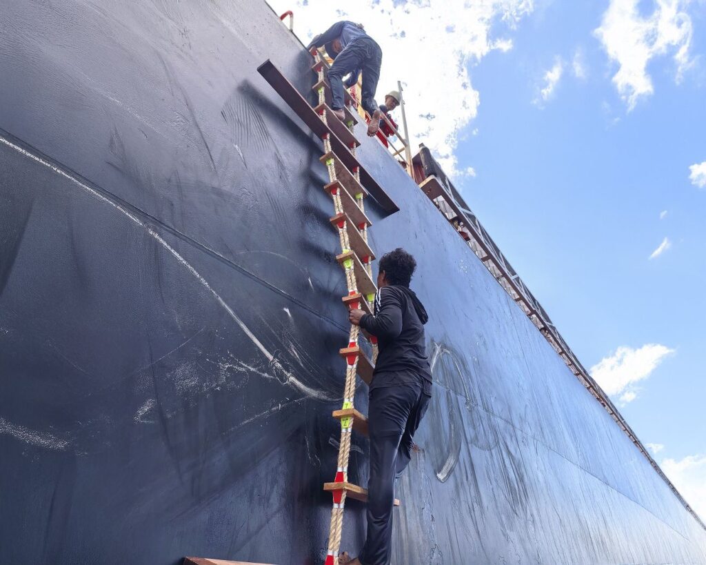Two Filipino fishermen rescued from sinking vessel by Wallem managed bulk carrier