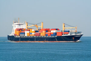 Craned container feeder vessel