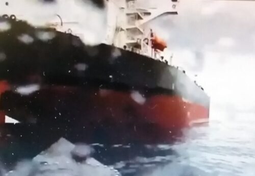 Ukraine confirms strike on Russian container ship - Video for Greek tanker