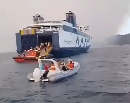 Greek Coast Guard and Speedrunner Jet evacuate 481 people from Siviri beach