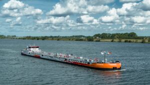 Low Rhine levels prompt HGK to call for €12.5B shallow‑water inland vessels