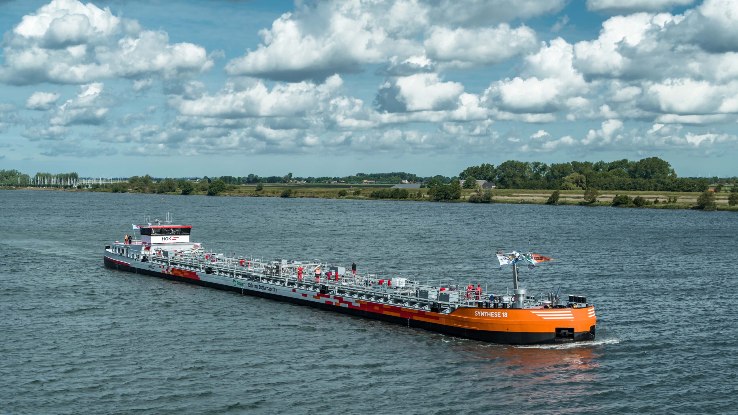 Low Rhine levels prompt HGK to call for €12.5B shallow‑water inland vessels
