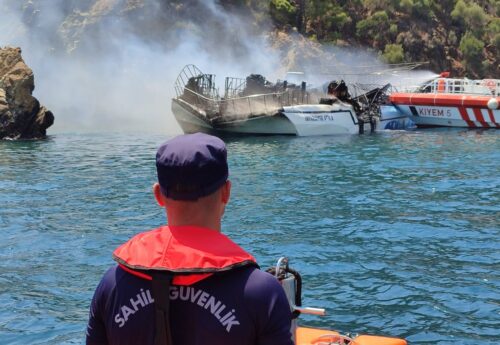 Turkey pleasure craft erupts in flames off Fethiye, 115 people evacuated