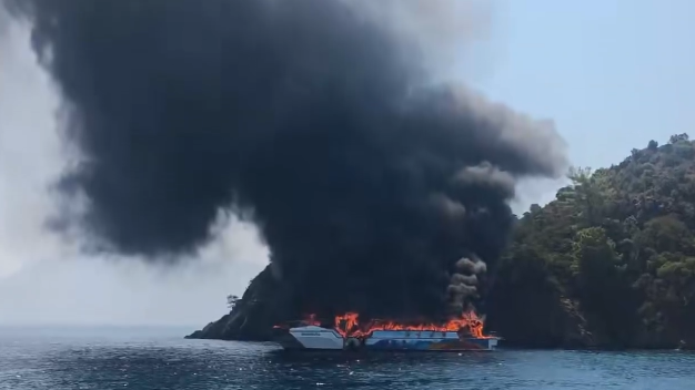 Blaze forces 115 people to abandon Turkish pleasure craft