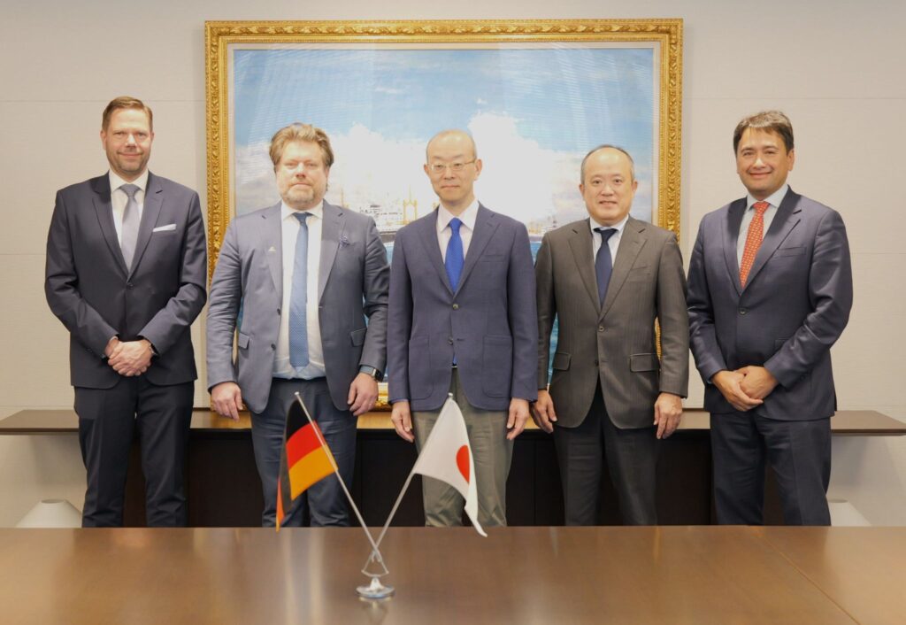 Japanese major MOL secures FSRU charter with Deutsche ReGas