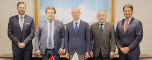 Japanese major MOL secures FSRU charter with Deutsche ReGas